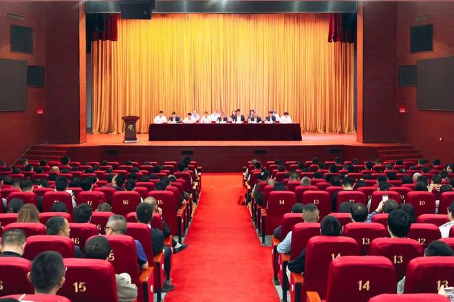 奋进的夏！ 街道书记、主任一周冰球突破游戏乘着五月的风拥抱(图9)