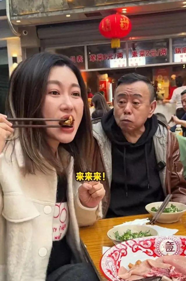 女儿吃火锅享受高级待遇获老板亲自陪吃冰球突破豪华版67岁潘长江在广东和(图2)