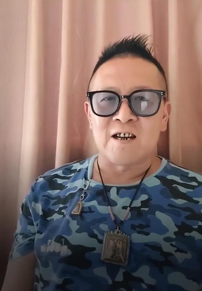 日无人察觉已发臭王菲前经纪人悼念冰球突破台湾男星陈光前家中死亡多(图2)